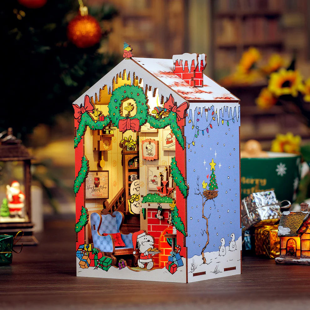 Peanuts Christmas House – Toyology Toys